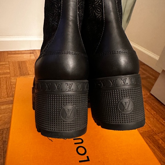 Louise Vuitton Laureate Platform Desert Boot - Picture 2 of 10